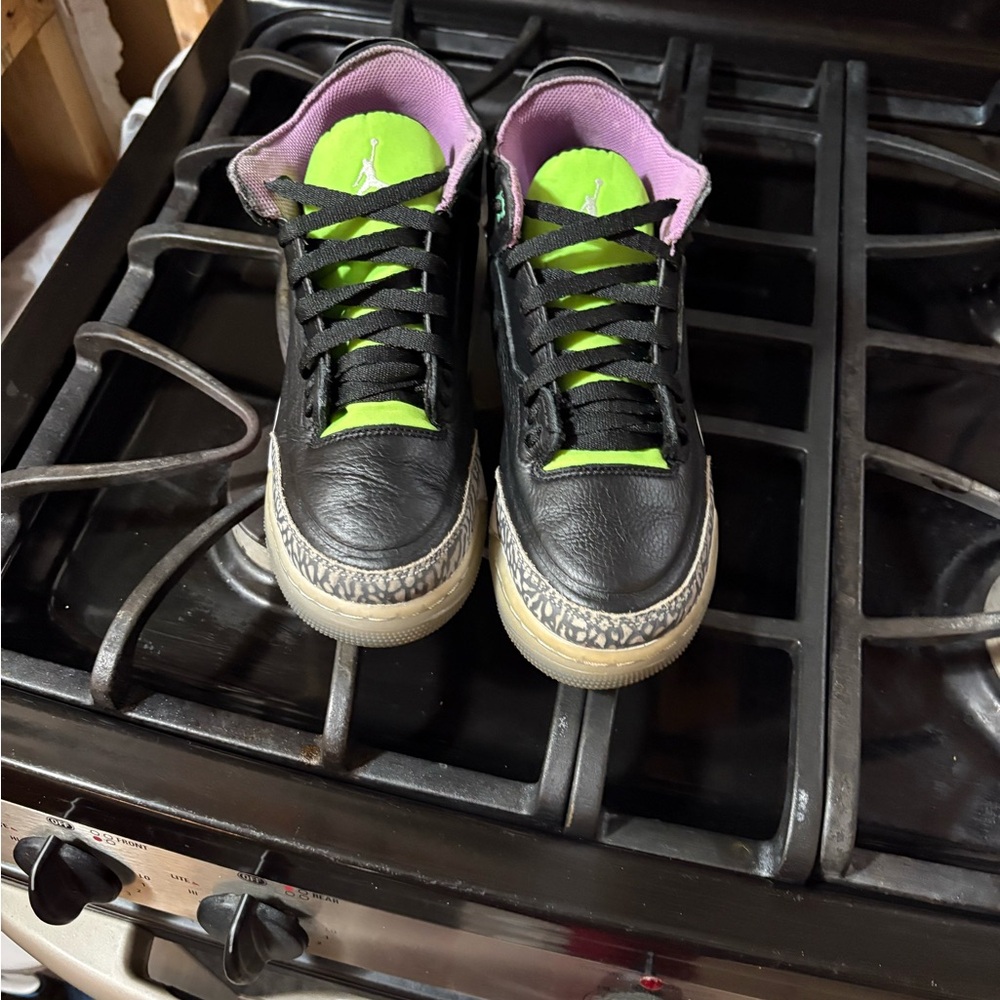 Jordan Glow Green